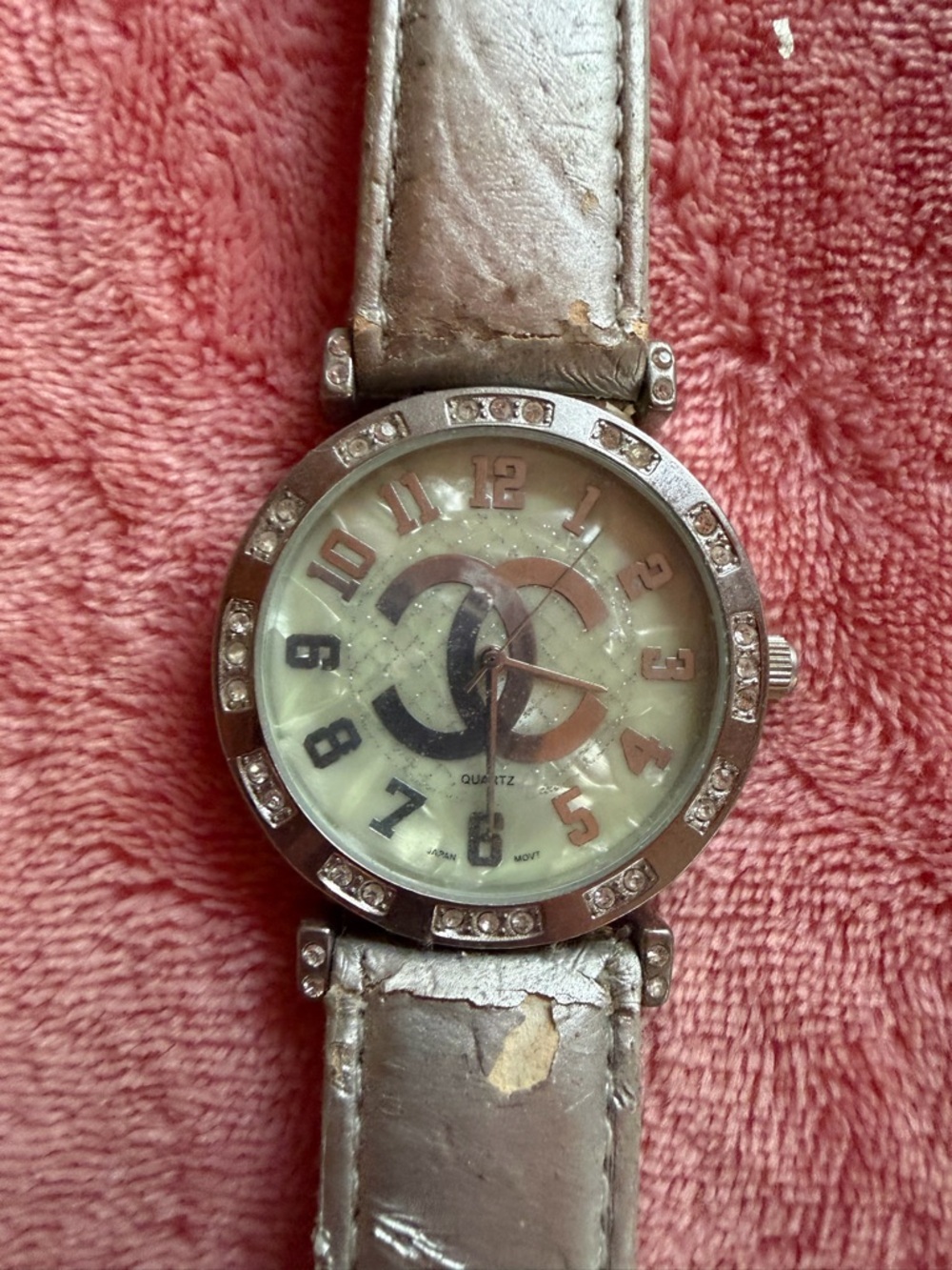 Interlocking CC Style Quartz Watch in Taupe and Silver